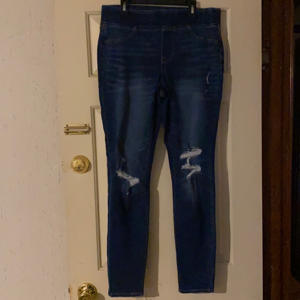 Women’s Distressed Skinny Jeans with elastic waist band
